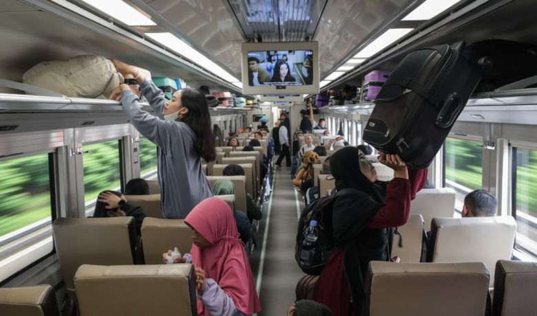 Latest Program: Pemerintah Tebar Diskon Tiket Kereta Api-Pesawat saat Libur Sekolah