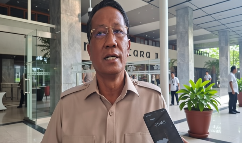 Menhum Sebut 300 WNI Ajukan Lepas Kewarganegaraan, Pastikan Kenaikan Tarif Tak Berpengaruh