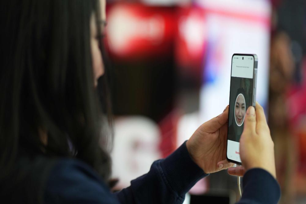Special Plan: Komdigi: Registrasi Kartu SIM Biometrik Tembus 201.000 Transaksi per Hari